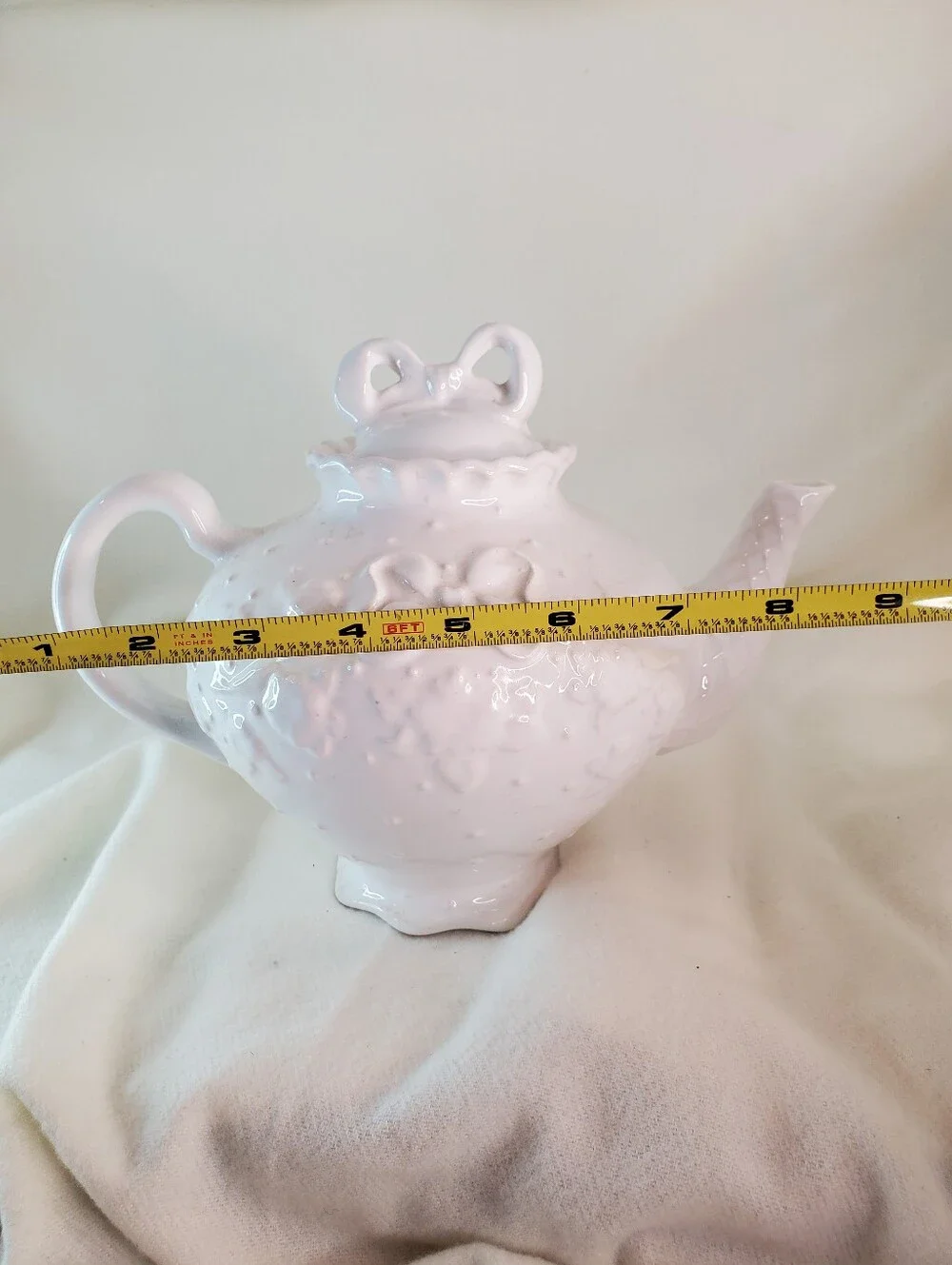 Lynn Hollyn Porta white ceramic teapot